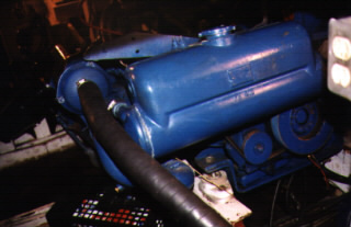 Engine, Port.jpg (30804 bytes)