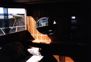 Salon, Stern, Starboard.jpg (25117 bytes)