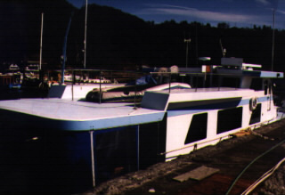 Starboard, Stern.jpg (31075 bytes)